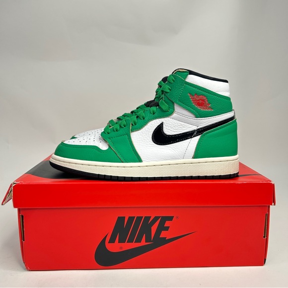 Nike Air Jordan 1 Retro High OG WMNS “Lucky Green” 2023 - Picture 6 of 8